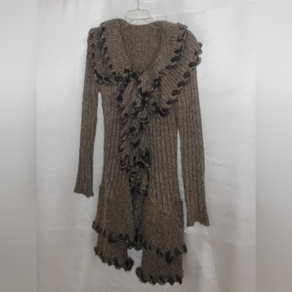 Long snap front sweater - Picture 2 of 2